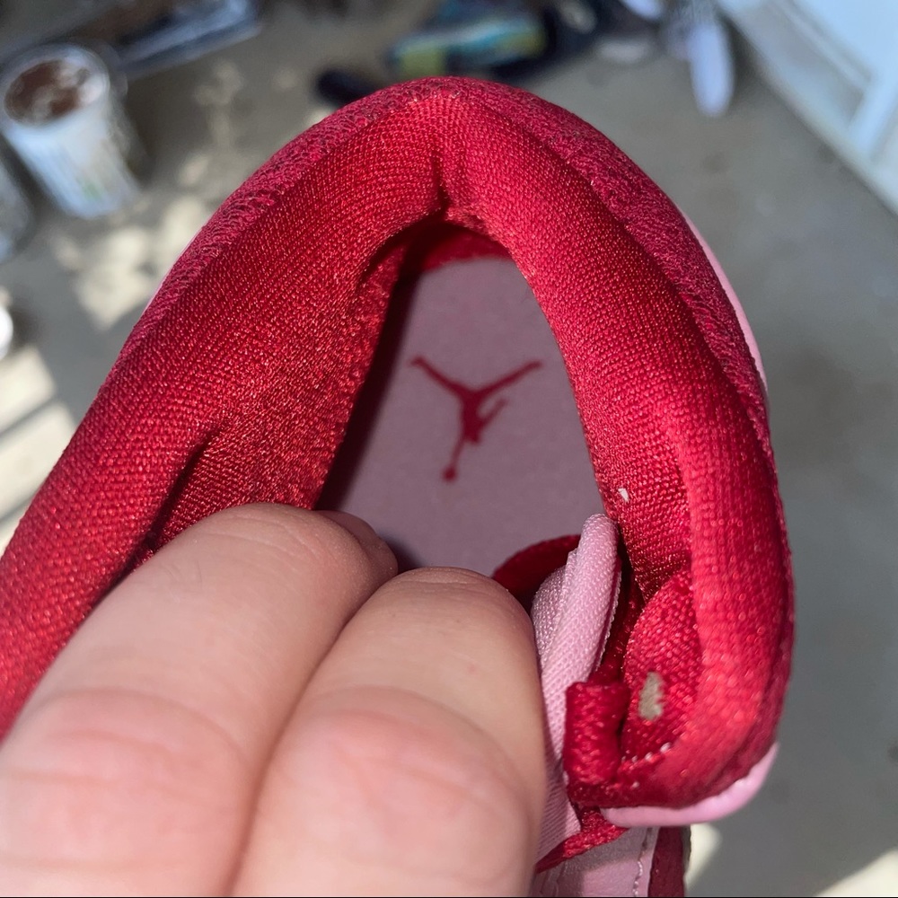 Nike Air Jordan 1 Retro Mid GS “Valentine’s Day” - Picture 5 of 6